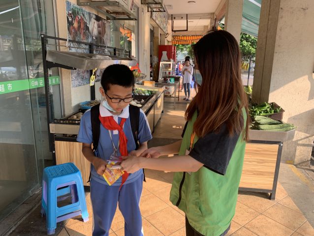 三鄉(xiāng)鎮(zhèn)開(kāi)展“守護(hù)校園安全，護(hù)學(xué)禁毒兩不誤”宣傳活動(dòng)三鄉(xiāng)鎮(zhèn)開(kāi)展“守護(hù)校園安全，護(hù)學(xué)禁毒兩不誤”宣傳活動(dòng)